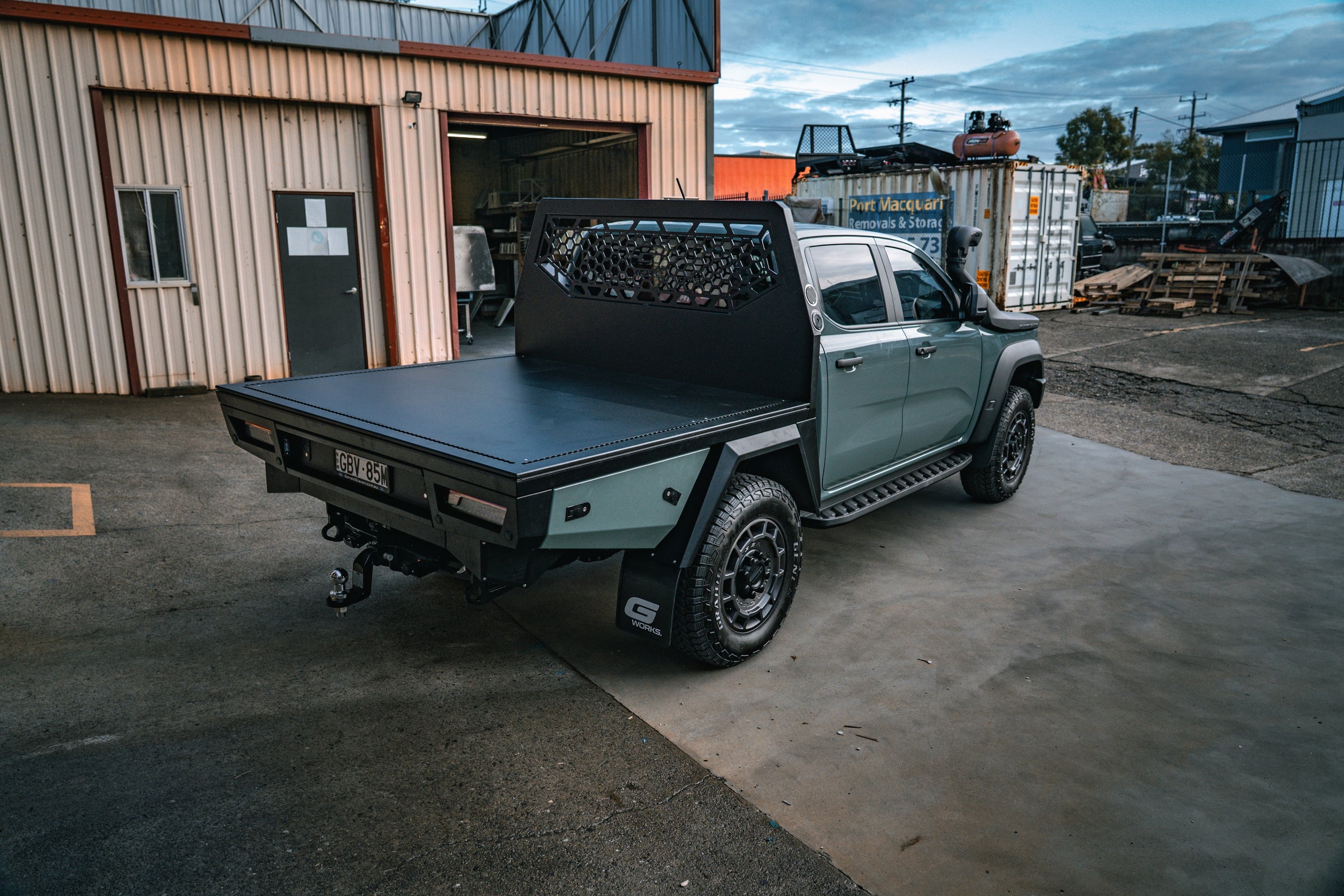 GWorks work and play tray setup