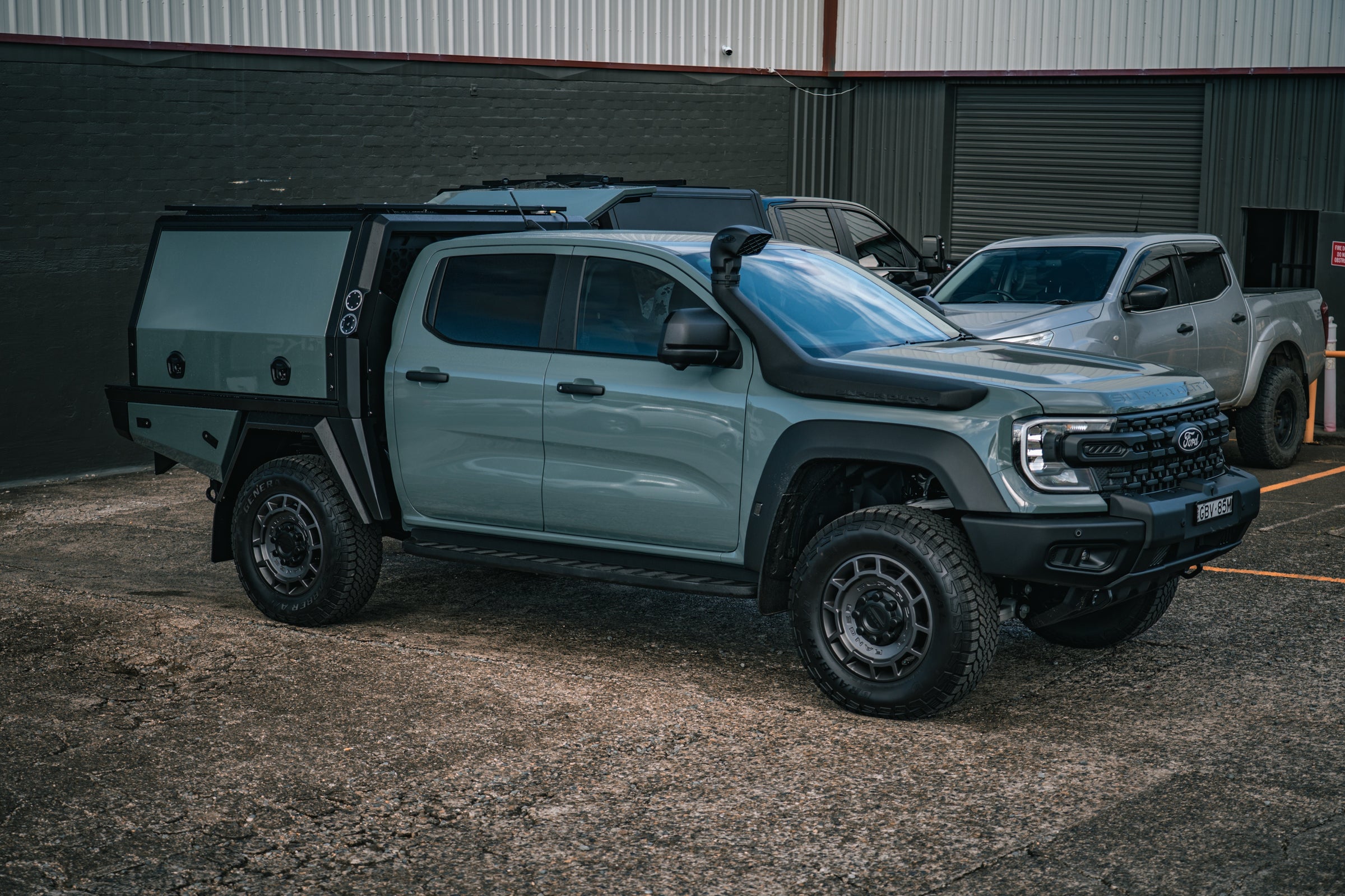 GWorks Ford Ranger Super Duty aluminium tray and canopy